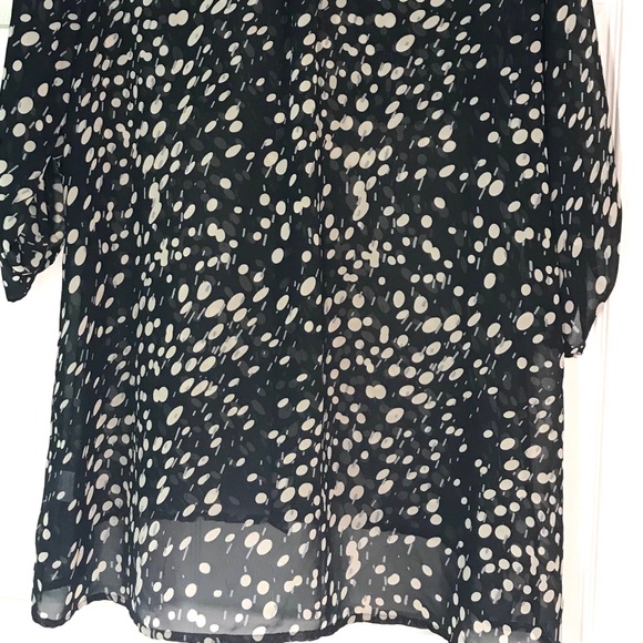 Quintessential black and cream sheer button down. - Picture 5 of 8